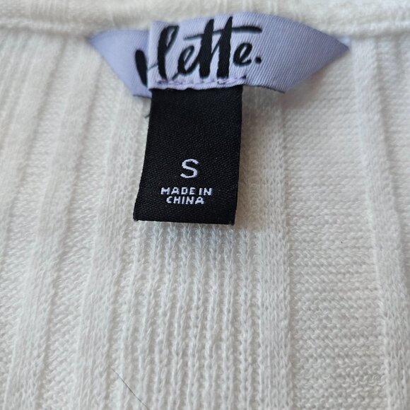 Soft Cream Ribbed Button-Front Cardigan Top – Cropped & Feminine - Picture 3 of 4